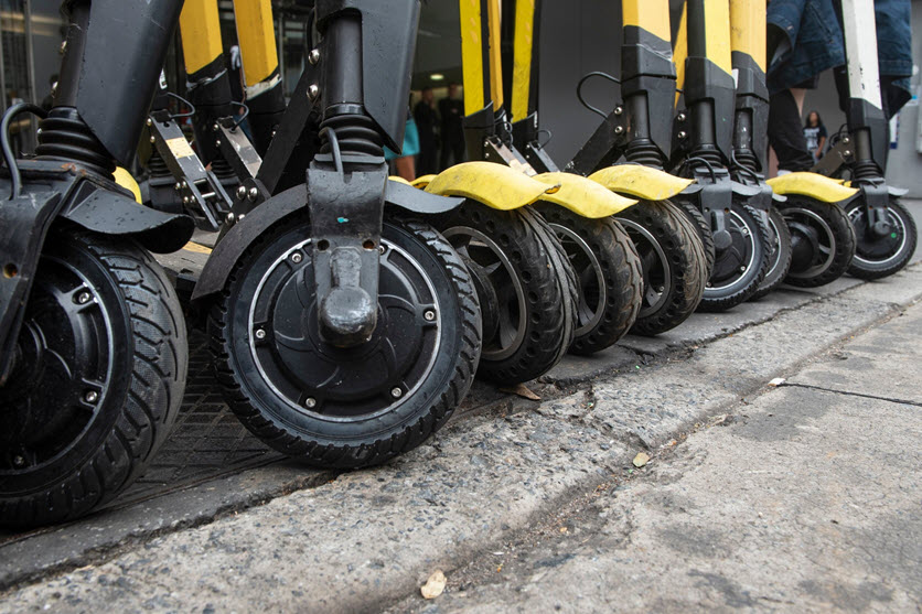 Conducere în siguranță a trotinetei electrice: Cele mai bune practici și sfaturi 2 Trotinete electrice off-road